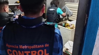 El centro fue clausurado y la carne y equipos decomisados, al representar un riesgo. (AMC)