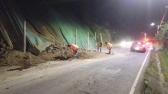 El personal del Municipio interviene en la zona afectada. (Cortesía del ECU 911)
