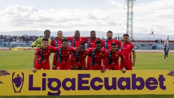 El Nacional debe pagar una deuda para evitar una resta de puntos. (API)