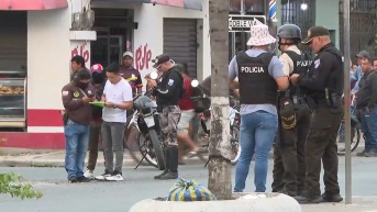 Imagen de un operativo policial en Durán. (Televistazo)