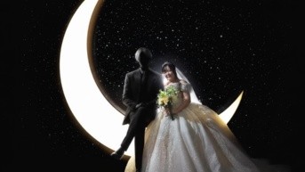 Foto real de la chica con su "esposo" creado por ChatGPT (Redes)