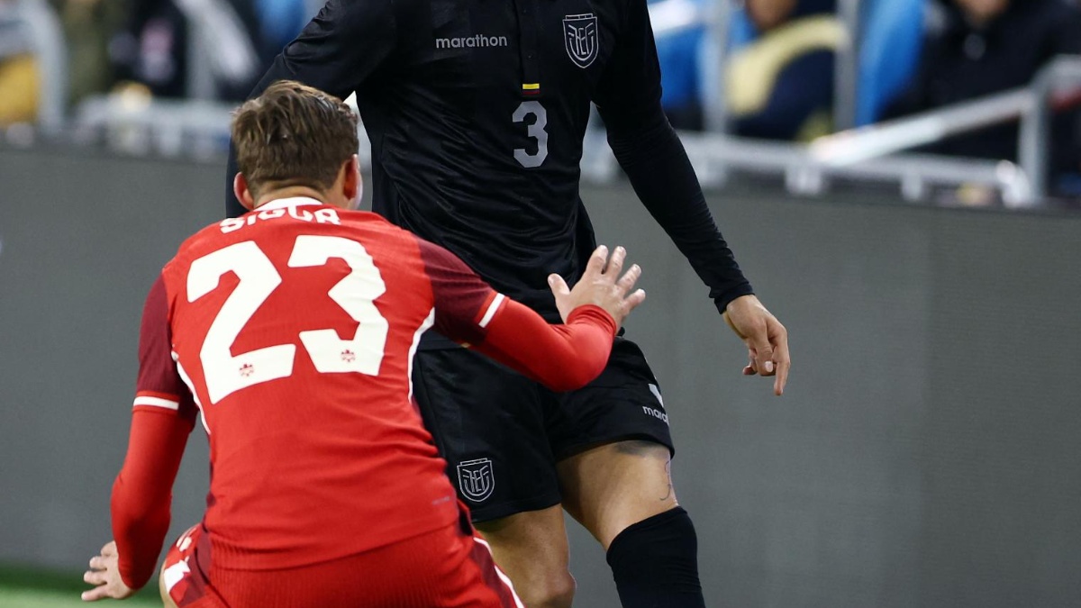 Piero Hincapié, defensa de la selección de Ecuador, contra Canadá por las Eliminatorias Sudamericanas (AFP)
