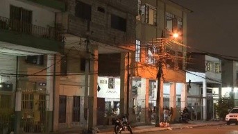 Imagen del sitio donde una balacera en el centro sur de Guayaquil. (Televistazo)
