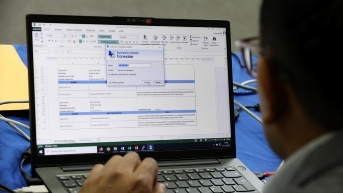Sellado y verificación de la base de datos del Sistema Informático de Escrutinios y Resultados. (Flickr CNE)