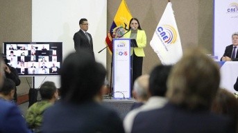 La presidenta del CNE hizo un llamado a los 13 millones 938 mil ciudadanos para que acudan a votar en la consulta popular y referéndum. (CNE)