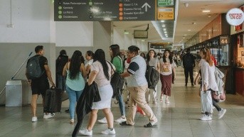 Alto flujo de viajeros en las terminales de Guayaquil y Quito por la consulta popular y referéndum. (Terminal Terrestre de Guayaquil)
