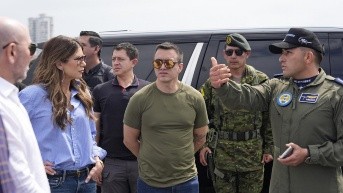 El presidente Daniel Noboa recibió en Salinas a la secretaria de Seguridad Nacional de los Estados Unidos, Kristi Noem. (AFP)