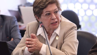 La ministra Ivonne Núñez Figueroa en una comparecencia en la Asamblea Nacional. (Internet)