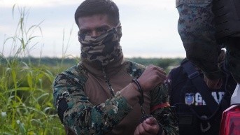 Uno de los militares recluidos en la cárcel fue trasladado a un hospital. Debido a eso, no se reinstaló la audiencia de juicio del caso Las Malvinas. (API)