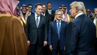 Elon Musk, Jensen Huang y Donald Trumpo en el Foro de Inversión entre Estados Unidos y Arabia Saudita. (RRSS)