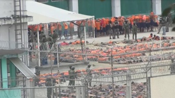 Personas Privadas de Libertad en los patios de un centro carcelario. (Foto: Televistazo)