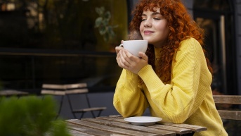 Tomar una taza de café puede tener más beneficios de los que imaginas. (Oksana Fishkis)