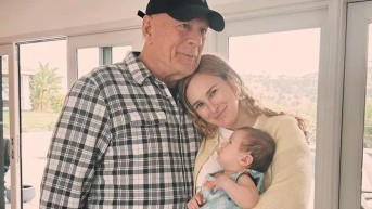 Bruce Willis junto a su hija Rumer y su primera nieta. (RRSS)