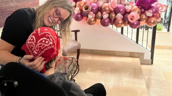 Úrsula Strenge y Camila a su regreso a Guayaquil. (RRSS)