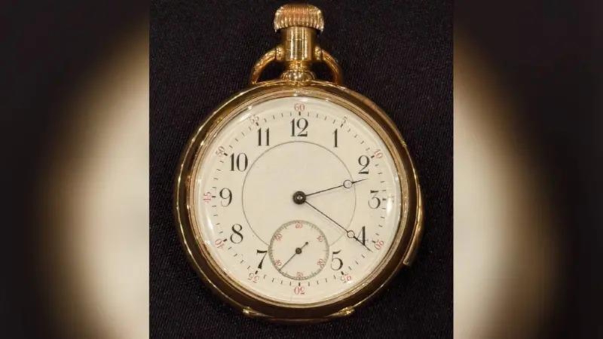 El reloj de bolsillo se paró en el preciso momento en que el Titanic se hundió bajo las olas. (BNPS)