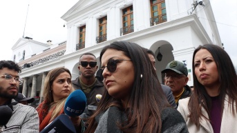 Quito, lunes 24 de noviembre del 2025. Amanda Villavicencio acudió a la Presidencia de la República. (Rolando Enríquez / API)