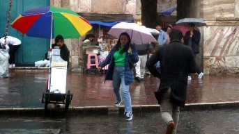 Fotografía de archivo de lluvia Loja. (API)