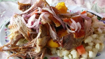 Foto de un hornado, uno de los platos más populares de la gastronomía quiteña. (RRS)