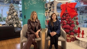 Melanie Lowndes, presidenta ejecutiva, y Adriana Aguirre, socias fundadoras de Treze Furniture. (Ecuavisa)