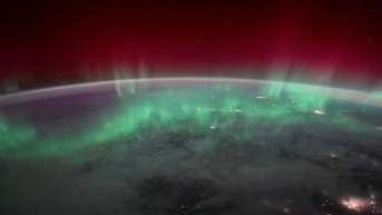 La NASA difunde nueva toma de auroras boreales vistas desde la Estación Espacial. (RRSS)