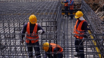 Hasta el 20 de diciembre, el Consejo Nacional de Trabajo y Salarios deberá definir el salario básico unificado para 2026. Actualmente es de USD 470. (API)