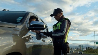 Agentes de tránsito realizando controles (AMT)