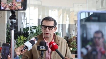 Imagen de Harold Burbano, ministro de Trabajo, en un seminario realizado de retos de liderazgo laboral (API/Rolando Enríquez)