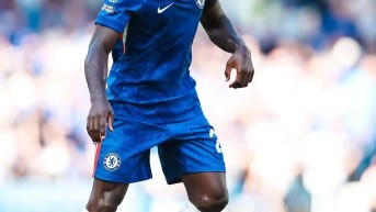 Moisés Caicedo fue expulsado en el Chelsea vs. Arsenal por la Premier League. (Redes sociales)