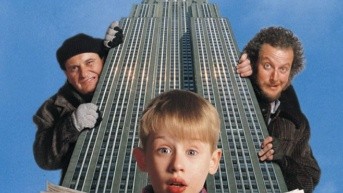 Póster oficial Mi pobre angelito 2 (Internet)