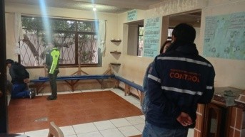 Funcionarios de AMC y Policía Nacional durante una intervención. (Cortesía de AMC)