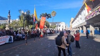 Plantón frente al Municipio de Quito este miércoles 3 de diciembre. (Captura de video)