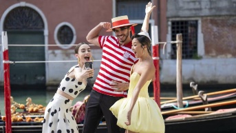 Netflix reveló 20 imágenes detrás de cámaras que adelantaron el tono más maduro y emocional del nuevo ciclo. (Netflix)