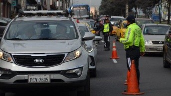 Foto referencial a tráfico en Quito. (Quito Informa)