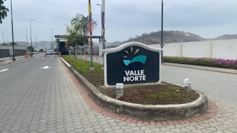 El doble crimen ocurrió dentro de la urbanización Valle Norte, ubicada en la vía a Salitre, en el cantón Daule. (Ecuavisa)