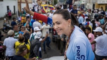 Fotografía de archivo del 17 de julio de 2024 que muestra a la líder opositora, María Corina Machado, en un acto de campaña el 17 de julio del 2024 en Guanare (Venezuela). (EFE)
