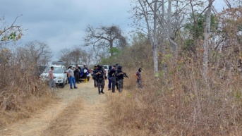 La Policía halló un cadáver y dos osamentas en una camaronera de la Isla Puná, en Guayaquil. (Annabell Verdezoto)