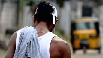 Joven camina por las calles. (Foto: Internet)