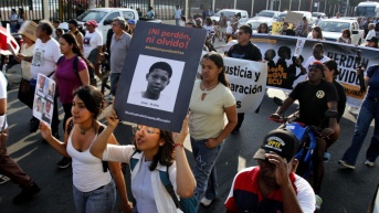 Imagen de la marcha por el caso Las Malvinas. (API)