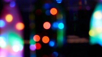 Imagen referente a un centro nocturno de diversión. (Unsplash)