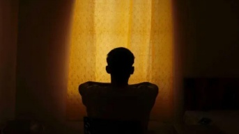 Imagen referencial para graficar a un hombre. (Fiscalía)