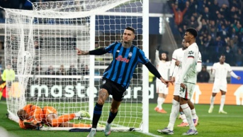 Moisés Caicedo no pudo evitar la caída. (Chelsea)