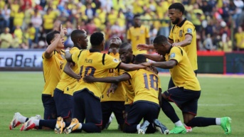 Jugadores de la selección de Ecuador celebran un gol por las Eliminatorias Sudamericanas (Foto: Internet)