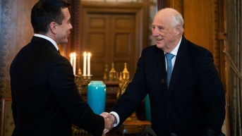 Daniel Noboa saluda con el Rey Harald V. (Presidencia)