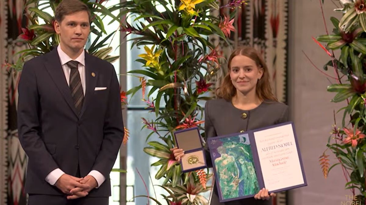 Hija de María Corina Machado recibe el premio Nobel de la Paz 2025 (Captura de Pantalla)