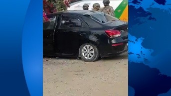 Policías, militares y personal de la CTE acudieron al lugar, mientras agentes de Criminalística y Medicina Legal recogieron evidencias y realizaron el levantamiento de los cuerpos. (Captura de video)