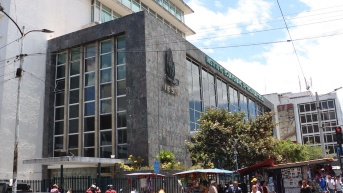 Edificio de la Caja del Seguro Social en Quito. (Foto: API)