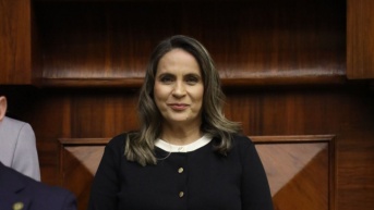 Alexandra Villacís durante su posesión en el Parlamento( Asamblea Nacional )