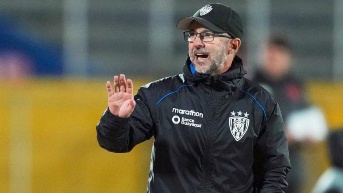 El entrenador Javier Rabanal en un partido con Independiente del Valle (Foto: Internet)