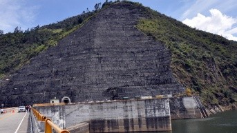 Cuenca, 14 de enero de 2025. Represa de la hidroeléctrica Mazar. (API)