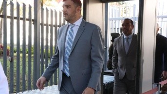 21 de octubre de 2025. Aquiles Álvarez ingresa a la Asamblea Nacional. (API)